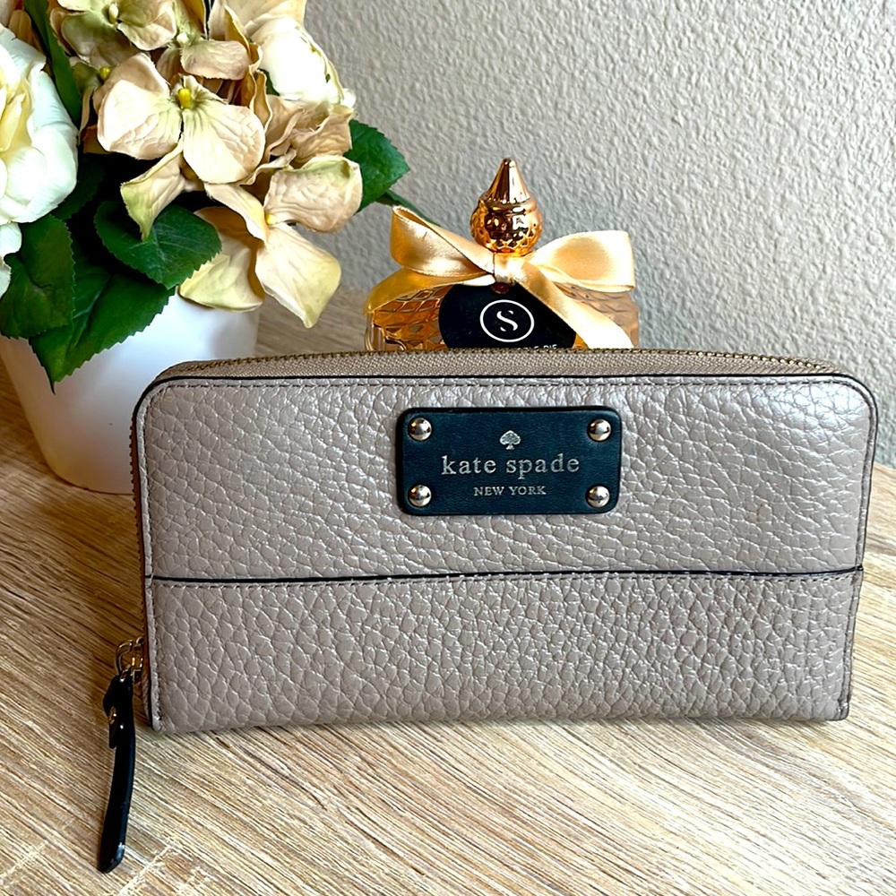 Kate Spade taupe/black full size wallet